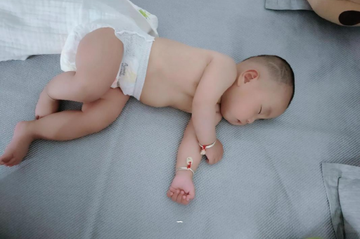 潜江6个月宝宝的辅食